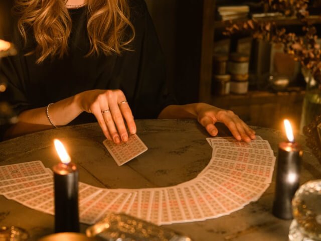 tarot card reader consulting 2